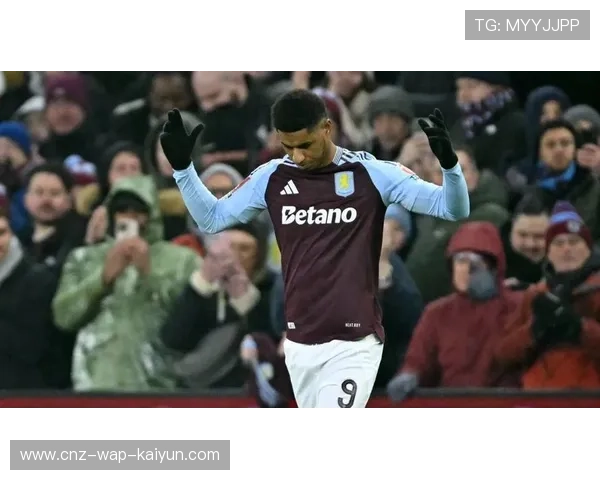 拉什福德变向加速打乱对手结构,曼联边路出现突破口